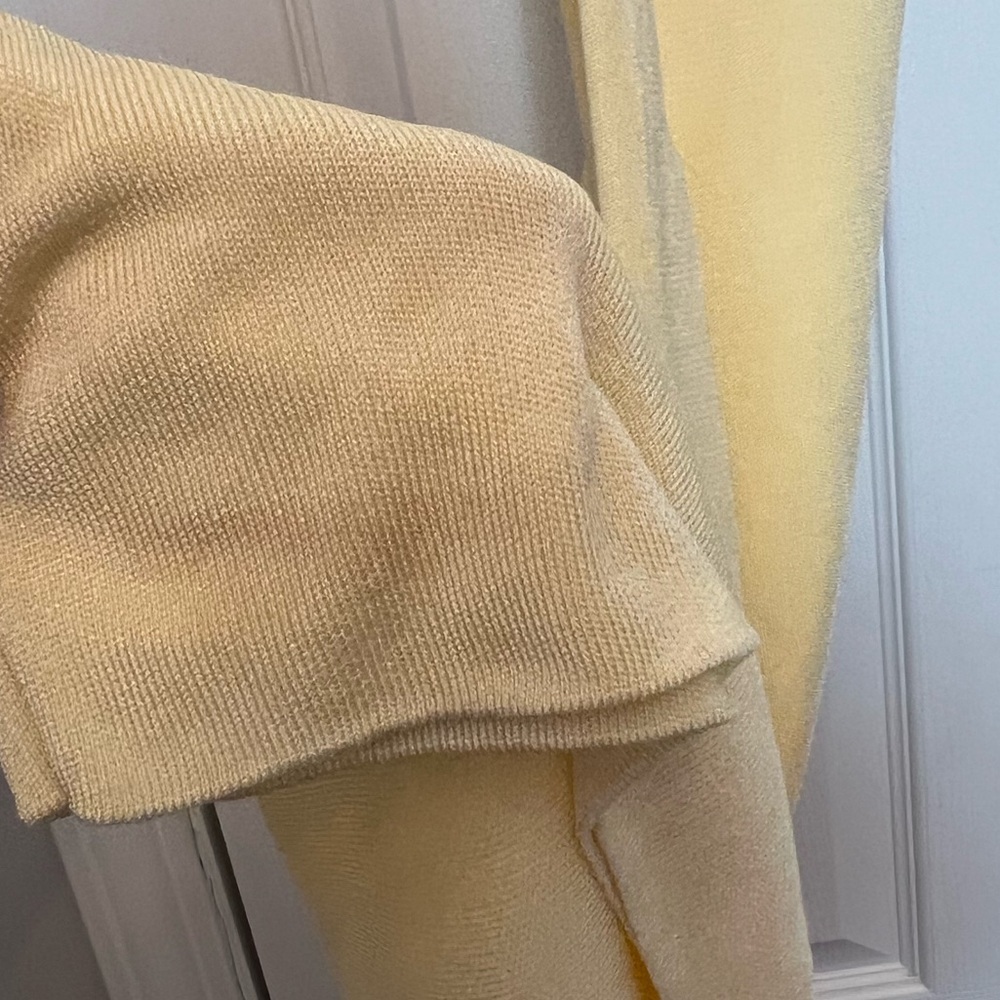 Elegant Yellow Off-Shoulder Maxi Dress - Picture 10 of 11